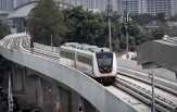Penumpang Angkot Jak 24 Gratis Naik LRT