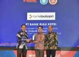 Lagi Bank Riau Kepri Raih 2 Penghargaan Tertinggi Pada Ajang TOP IT & TELCO 2018