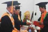 Hadiri Wisuda Perdana AKNP Pelalawan, Bupati Harris Menangis Haru