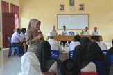 Pembina PGRI Kampar Beri Motivasi Guru dan Murid SMAN 3 Siak Hulu