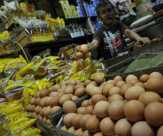 Harga Sembako Naik, Ibu-ibu Mengeluh