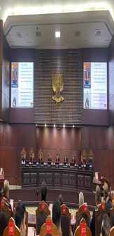 MK Menolak Permohonan Pengujian Ketentuan Persyaratan Batas Usia Minimal