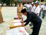 Kepala SMAN 2 XIII Koto Kampar Lantik Pengurus OSIS dan MPK