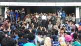 Temui Pengunjuk Rasa, Plt Gubri Tak Bisa Memberi Garansi Kapan Asap di Riau Hilang
