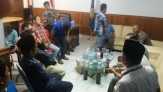 Sadis, Aksi Arogan Satpol PP Dumai, Kaca Gerobak Pedagan Dipecahkan