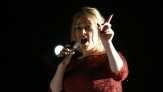 Pita Suara Rusak, Adele Belajar Bahasa Isyarat