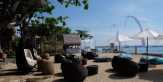 Bersantai di Bibir Pantai Novotel Bali Benoa