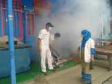 Petugas Medis di Panipahan Lakukan Fogging