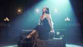 Ariana Grande Menangis saat Manggung di Kota Asal Mac Miller