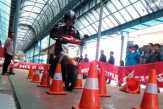 Bahaya Menggunakan Rem Depan saat Motor Melaju Pelan