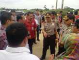 2 Pleton  Polres Rohul Kawal Kunjungan Komisi VII DPR-RI ke Bonai