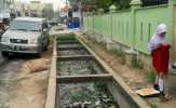 Saluran Drainase Dipenuhi Sampah