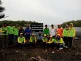 Mahasiswa UR dan KMLP Mentayan, Bengkalis Tanam Ribuan Mangrove