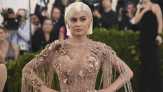 Kylie Jenner Tutup Toko Kosmetik Akibat Kebakaran California