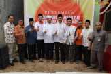 HALAMAN KANTOR WALIKOTA DIDIRIKAN TENDA ISOLASI ASAP
