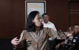 Menteri Rini: Pertamina Wajib Manut Jokowi Salurkan Premium