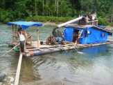 Lubang Bekas Galian Dompeng di sungai Kuantan Bahayakan Nyawa Manusia