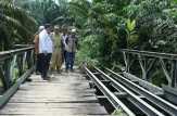 Plt Bupati Janji Perbaiki Jembatan Bailey