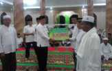 Safari Ramadan Pemkab Rohul, Asisten Ekbang Serahkan Bantuan dari baznas Rp181 di Rokan IV Koto