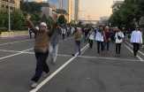 Polisi dan Massa Bentrok di Gambir dan Thamrin