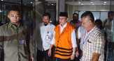 Mantan Ketua DPRD Riau, Johar Firdaus Ditahan KPK