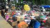 3 Hari Sampah Teronggok, PKL Pasar Arengka Berebut Rejeki dengan Lalat
