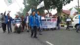 Warga Pekanbaru Gelar Aksi Pengumpulan Koin untuk Biaya Tiket Jokowi ke Riau