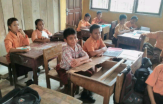 Mebeler Kelas Rusak, Siswa SDN 027 Desa Kesuma Pelalawan Tak Nyaman Belajar