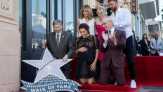 Eva Longoria Dedikasikan Bintang Hollywood untuk Warga Latin