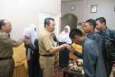15 orang anak dan 1 mentor, Berdialog dan mengikuti aktifitas bupati