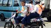 Taktik Usang Polisi Didik Remaja Tertib Lalu Lintas