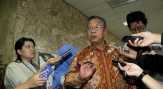Puas dengan Peringkat Fitch, Menko Darmin Menunggu S & P
