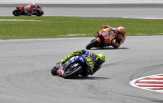 Berdamai, Rossi Jabat Tangan Marquez di MotoGP Argentina