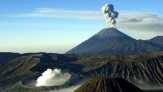 Gunung Semeru Erupsi Semburkan Abu Setinggi 400 Meter