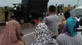 Lakalantas, Avanza vs Pick Up Terjadi di Atas Jembatan Teluk Mesjid