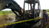 Terparkir, Satu Unit Alat Berat Ludes Terbakar di Desa Merbau Pelalawan