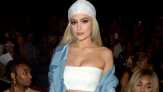 Muncul Debut Usai Melahirkan, Kylie Jenner Tetap Urus Stormi 