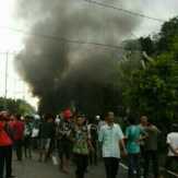 Bentrok Massa Vs Polisi di Meranti Terus Berlanjut
