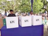 Bupati dan Ketua DPRD Coblos Surat Suara