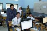 Walikota Pekanbaru Larang Pihak Sekolah Kutip Biaya Uang Seragam
