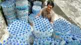 Perusahaan AS Buat Jumper Berbahan Botol Bekas