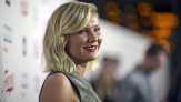 Kirsten Dunst Sutradarai Dakota Fanning di 'The Bell Jar'