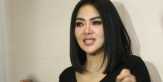 Syahrini Merasa Tak Merebut Reino Barack dari Luna Maya