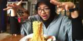 Seakan Melayang, Uniknya Mie Terbang di Cafe Sosmed