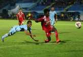 Persebaya Rekrut Eks Pemain Arema Sengbah Kennedy