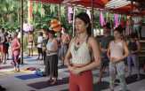Atasi Penyakit dengan Qi Flow Yoga
