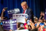 Para Wanita Cantik di Balik Pencalonan Donald Trump
