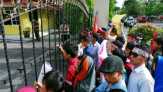 Puluhan Mahasiswa Rokan Hulu, Geruduk Kejati dan Mapolda Riau, Tuntut Adili Bupati Achmad