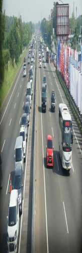 Ini Petunjuk Pengguna Tol  Tetap Berada di Jalur Saat Ikut Jalur Contraflow