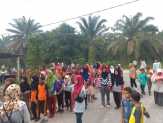 JALAN SANTAI MAHASISWA KUKERTA UNIVRAB ft WARGA KELURAHAN MAHARANI